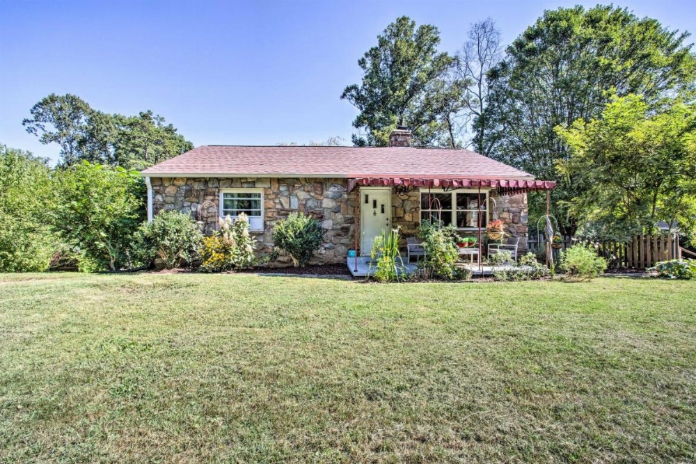 West Asheville Home with Patio, 5Mi to Dtwn! Image 7